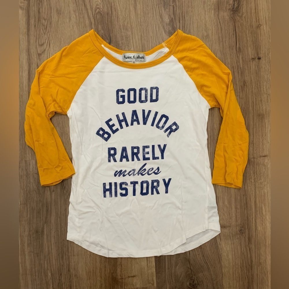 Three-quarter sleeve baseball tee, size XS